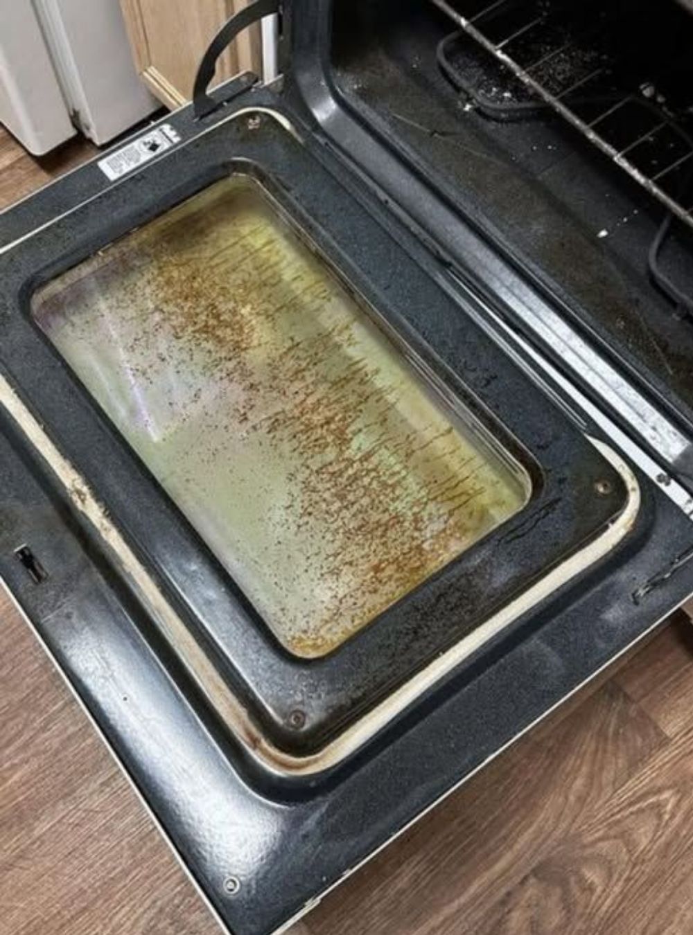 I Tried This Oven-Cleaning Hack, and I’ll Never Use Anything Else Again