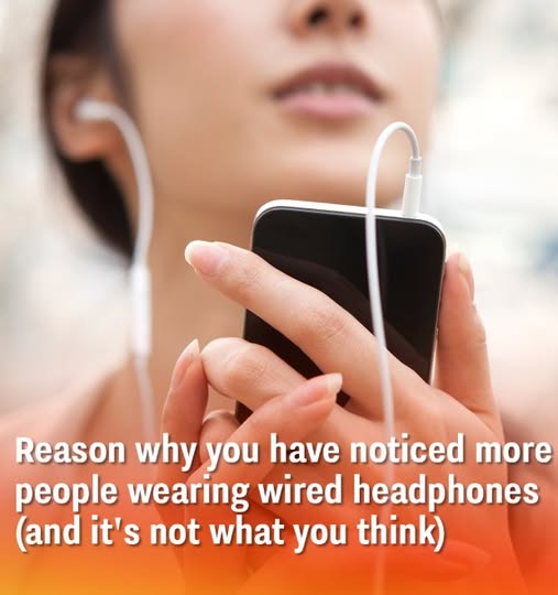 Reason why you have noticed more people wearing wired headphones (and it’s not what you think)
